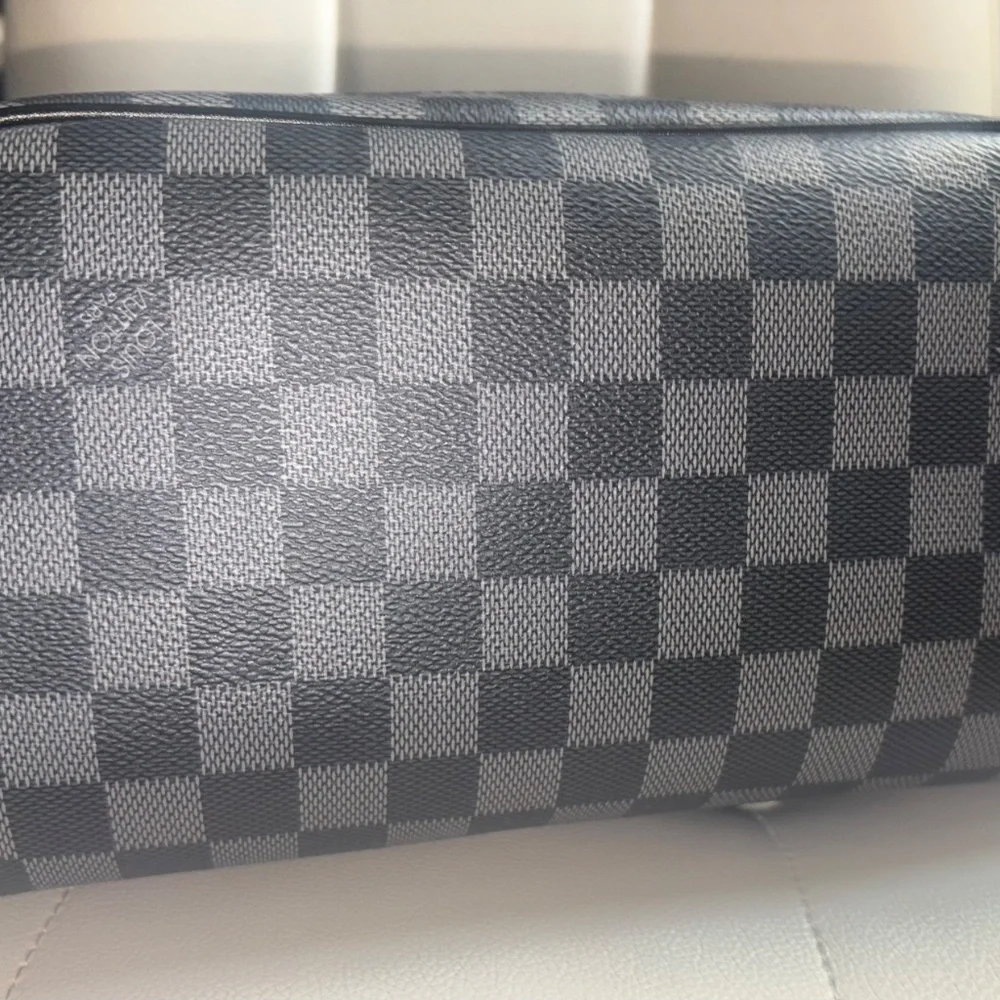 Louis Vuitton Dopp Kit Toilet Pouch - Picture 5 of 5